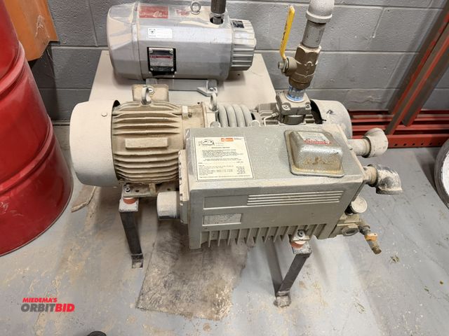 Lot 1-16656 - (1) Busch rotary vane vacuum pump, 5 HP, 230/460V, 3 phase electric motor, Busch RC10100 vacuum pump...