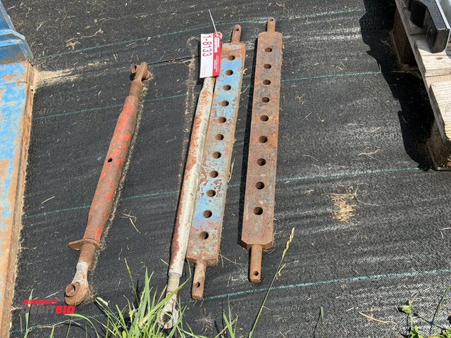 Lot 1-8133 - Lot of (2) Top Links, 22.5" and 16", and 3 pt. hitch bars, 26" long.