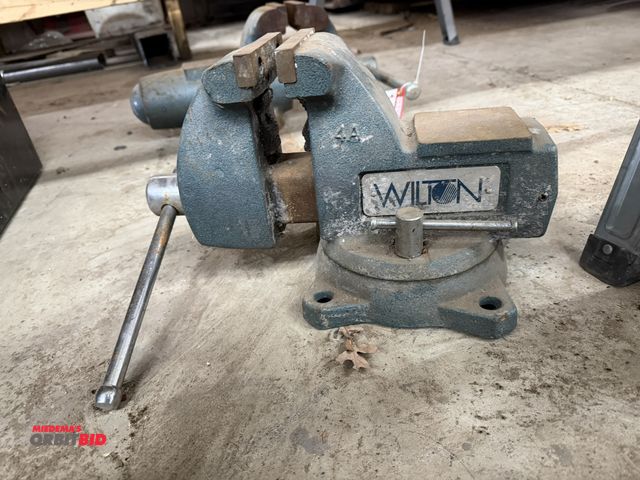 Lot 1-1361 - (1) Wilton 4" bench vise with rotating base, in working condition.