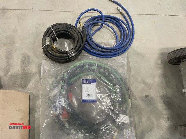 Lot 1-18866 - (1) Grote 3-in-1 ABS cord and air assembly, 15' black, and (1) 3000 PSI air hose.