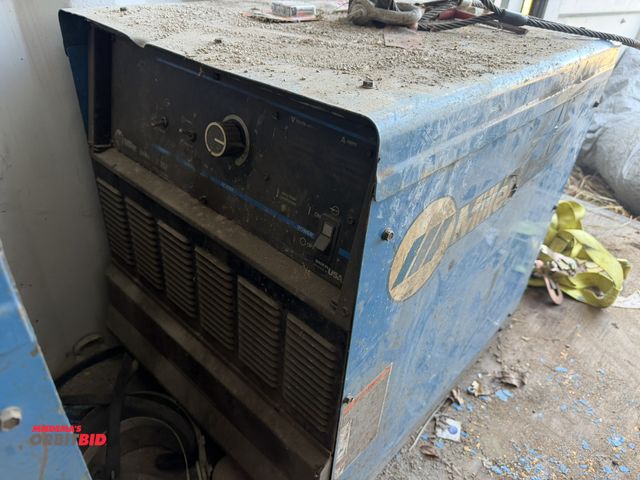 Lot 1-2979 - (1) Miller Delta Weld 302 welder power source, condition unknown, may be for parts or repair.