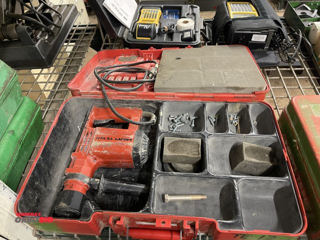 Lot 1-6237 - (1) Hilti TE12S, 120V, electric hammer drill with case.