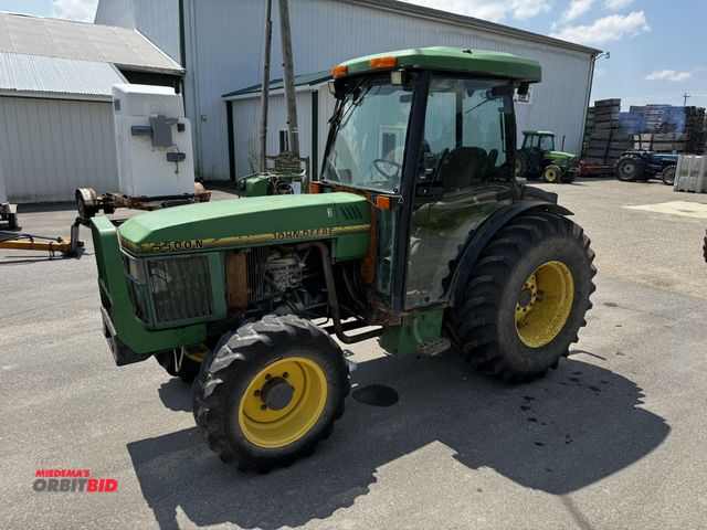 Lot 1-6810 - (1) John Deere 5500N tractor with cab, 4WD, 3 pt., 540 PTO, 2 remotes, dual entry cab doors, 7026 ho...