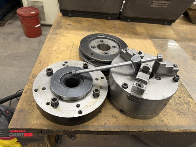 Lot 1-1796 - (1) Kitagawa GN07T 7.5", 3 jaw chuck with mounting plates.