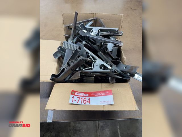 Lot 1-7164 - Lot Of Hand Pinch Clamps