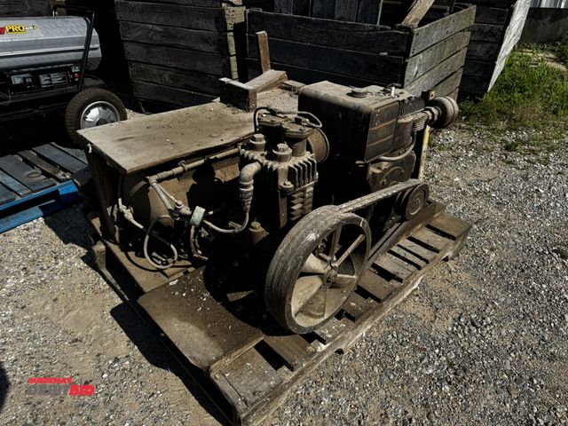 Lot 1-6946 - (1) gas powered air compressor, engine pulls through and has compression, approx. 10 gallon air tank...