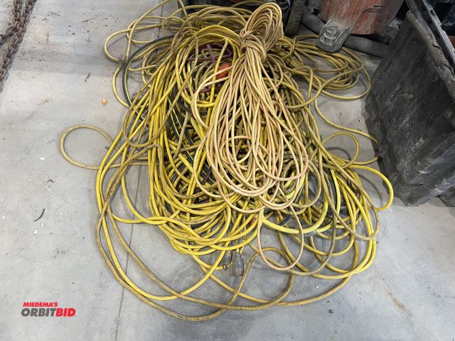 Lot 1-18846 - Large lot of assorted extension cords.