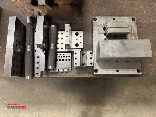 Lot 1-1889 - Lot including (1) 4.5" x 6" angle block, (2) 4 3/8" x 4 1/4" angle blocks, (1) 3.5" x 3.5" x 3" V-bl...