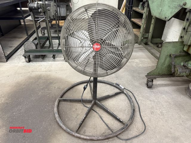 Lot 1-1860 - (1) Dayton 115V, single phase, 1/4 HP shop floor fan with 20" diameter cage and 3-blade aluminum fan...