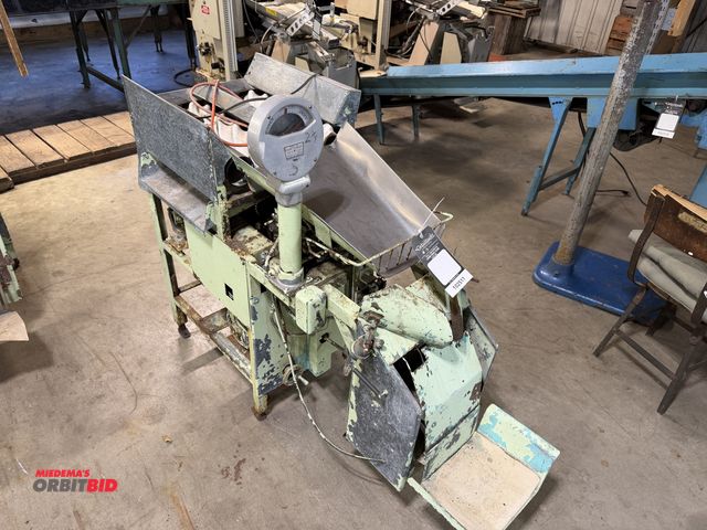 Lot 1-102511 - (1) Northwest bagger