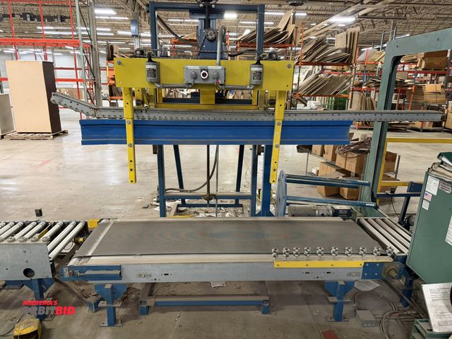 Lot 1-20078 - (1) Product Alignment squeeze machine with power belt conveyor, conveyor is approx. 9' long x 23" wi...