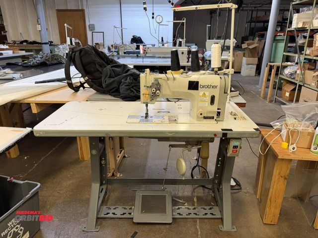 Lot 1-4721 - (1) Durkopp Adler 767, 25" long arm Sewing machine, 2-needle with walking foot and power table, appr...