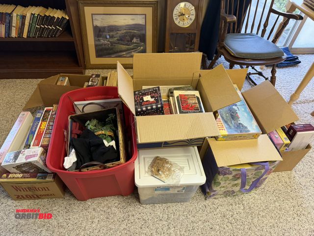 Lot 1-19208 - Large lot of assorted puzzles, assorted Christmas cards, some home decor items, small bags,