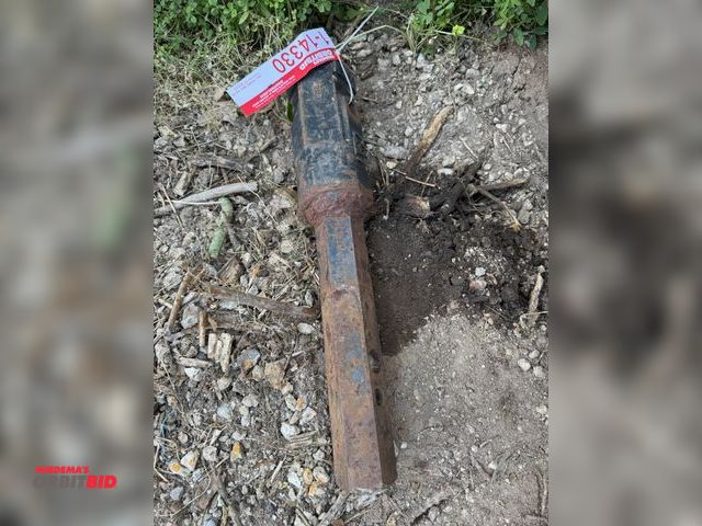 Lot 1-14330 - (1) Cat M1 auger bit attachment extension, overall length 19", 2" hex x 2" hex, #1LEM1.