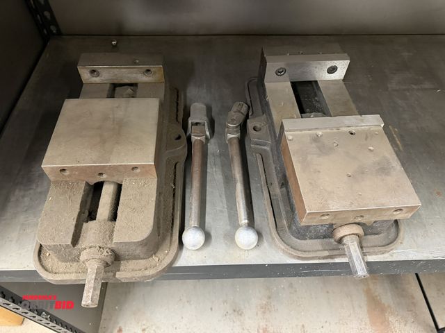 Lot 1-1852 - Set of (2) 6" machinists vises with handles.