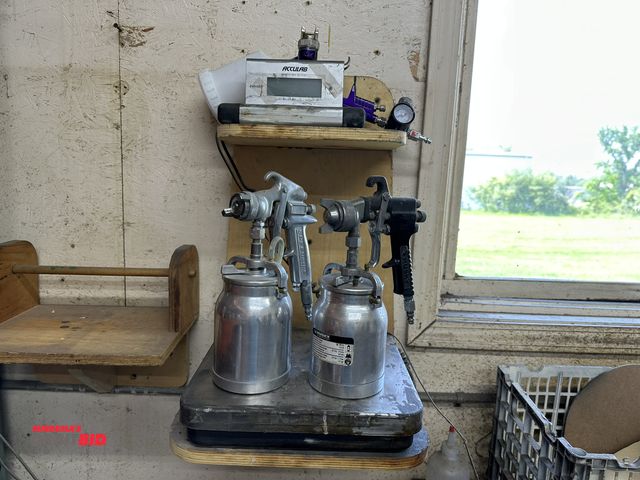 Lot 1-17795 - Lot including (1) Accu Lab, model SVI-10A, digital scale readout unit with 12" x 12" scale, (2) pain...