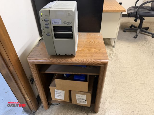 Lot 1-18997 - (1) Zebra Stripe label printer with manual.