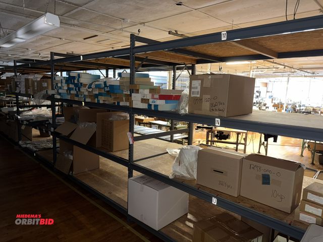 Lot 1-4774 - Contents of shelving unit, includes assorted Freeman Elastic Lumbosacral braces, assorted sizes, lar...