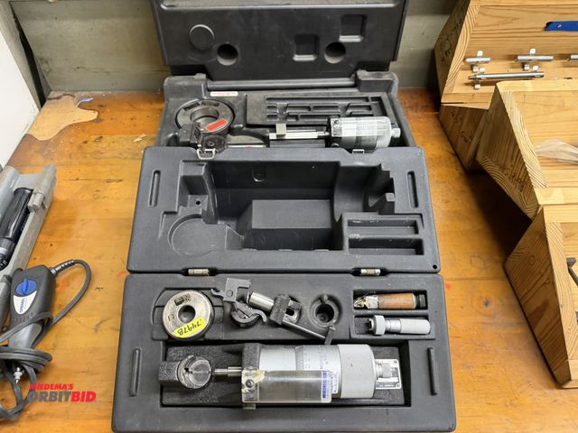 Lot 1-1805 - Lot of (2) Sunnen gauge setting fixtures, 0-2", and 2-6", with wood cases.