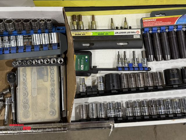 Lot 1-18557 - Lot of assorted tools, including various 3/8" drive, and 1/4" drive ratchets, 3/8" drive sockets, (1...