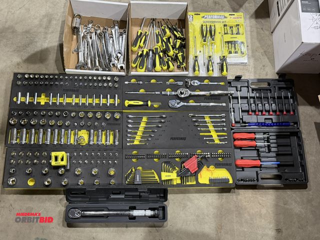 Lot 1-18562 - Large lot of Performax Tools, includes various screwdrivers, screwdriver sets, (1) 1/2" drive ratche...