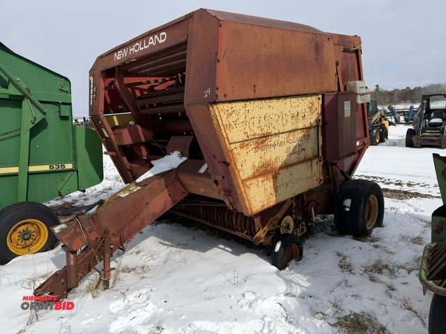 Lot 1-11716 - (1) New Holland 855 auto wrap round baler, S/N 672580, 72" wide hay pickup head, twine tie.
