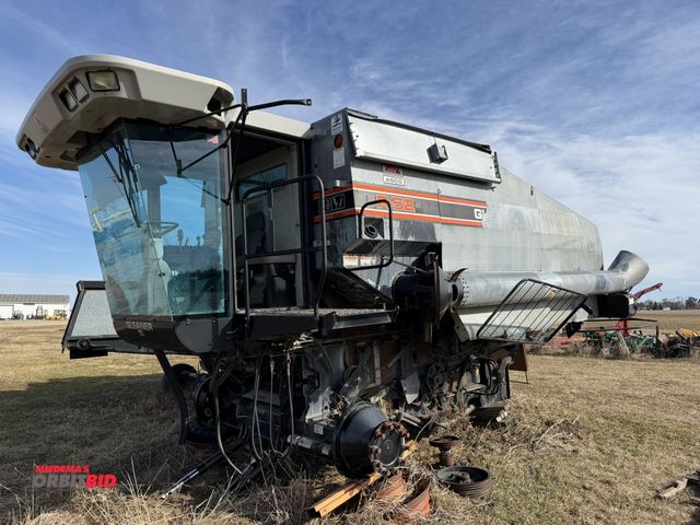 Lot 1-11809 - (1) AGCO/Gleaner, model R-52, combine, unit is a salvage unite, for parts or repair, no other info a...