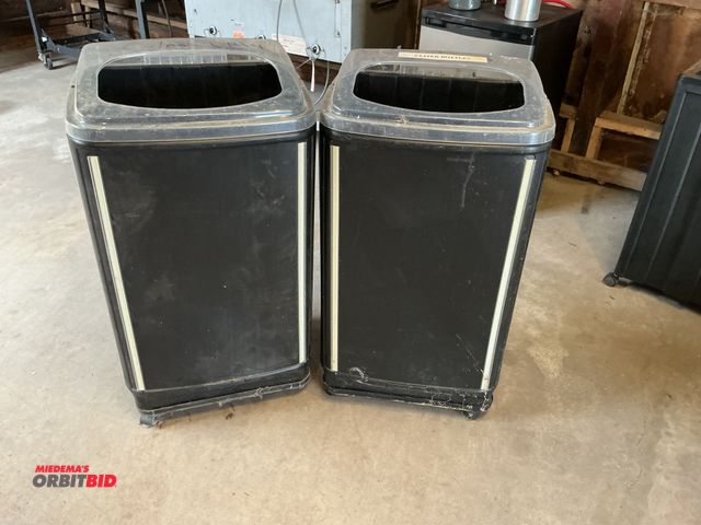 Lot 1-12523 - 2 Portable Ice/Cooler Bins