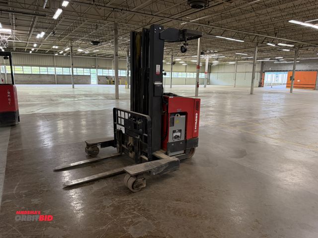 Lot 1-9388 - (1) Raymond, model EF-4D-R45TT, stand on forklift, S/N EF-15AF53569, 4000 lb. capacity, 211" max lif...