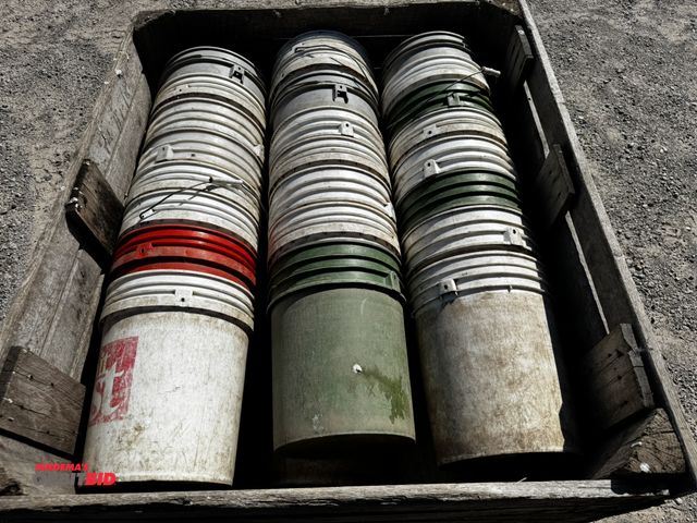 Lot 1-6976 - Lot of (240) 5 gallon buckets, some are missing wire handle, does not include apple box shown in pho...