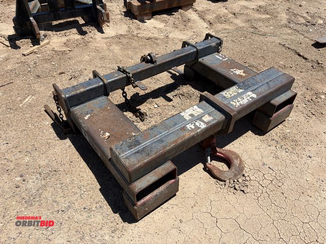 Lot 1-18256 - (1) Star Industries universal forklift / telehandler lift hook, 12000 # rated capacity