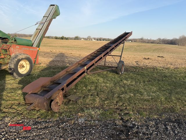 Lot 1-19121 - (1) Approx. 32' Portable Hay Elevator, PTO drive.