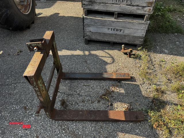 Lot 1-6771 - (1) 3 pt. fork attachment, 36" long x 4" wide, 22" on center.