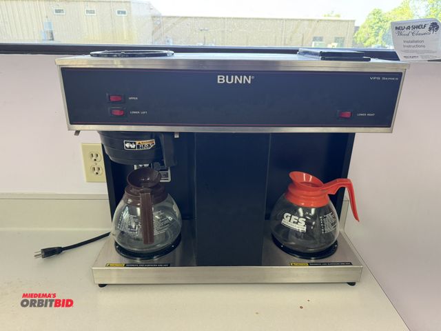 Lot 1-18701 - (1) Bunn coffee maker, model VPS,BLK-LTDSW, S/N VPSO156335, 120V, 3 warmers, in working condition.