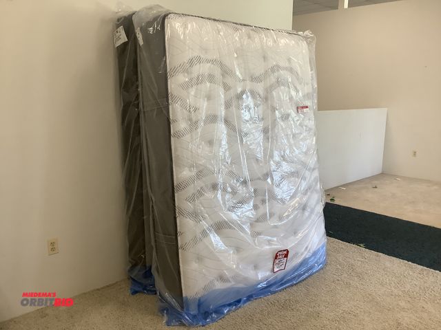Lot 1-17222 - Queen size mattress and box spring
