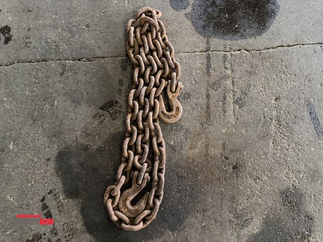 Lot 1-1138 - (1) 10' x approx. 5/8" chain with hooks on either side.