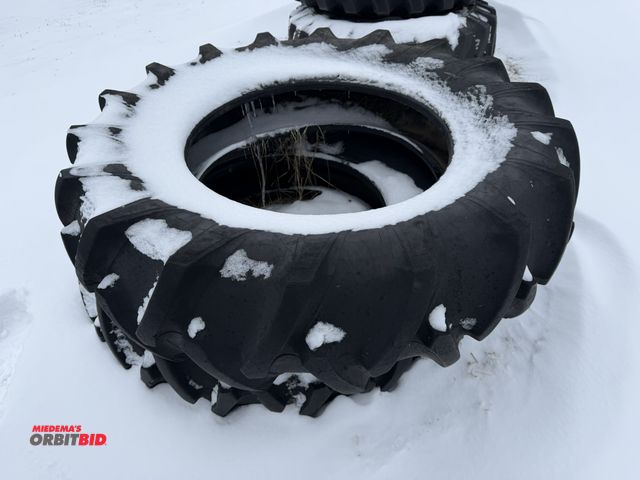 Lot 1-11640 - (1) set of used Firestone 13.6-24 tires.