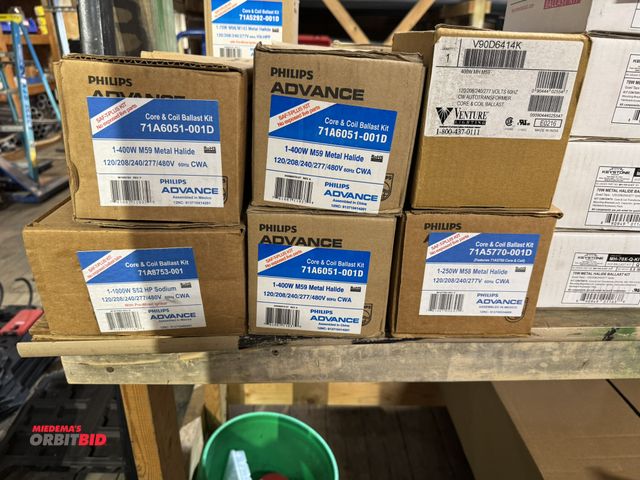 Lot 1-4357 - Lot of (6) Philps Advance Core and Ballast Kits, 1000 watt, S52HP sodium, (3) 400 watt M59 metal hal...