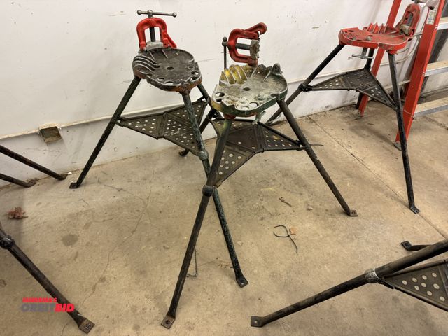 Lot 1-6370 - Lot of (2) Ridgid #40A pipe tristands.
