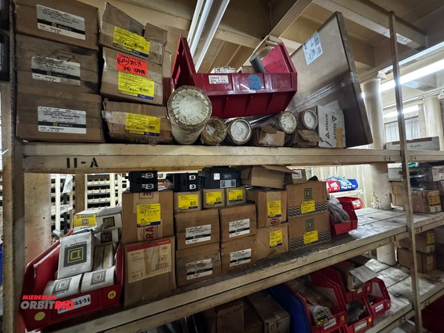Lot 1-15507 - Lot of assorted Square D electronics, includes (1) Square D differential pressure switch, model 9012...