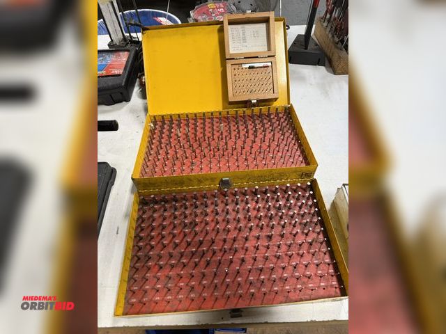 Lot 1-18880 - Lot of 3 pin gauge sets, includes (1) .0785" to 25.05", (1) .078" to .250", and (1) Gauge Makers pin...