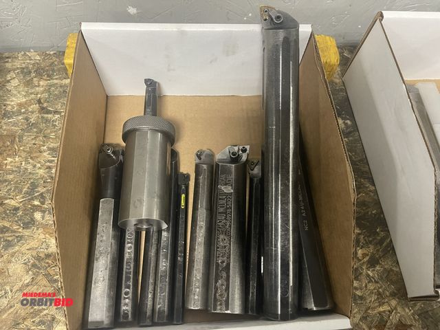 Lot 1-19302 - Large lot of assorted indexable boring bars.