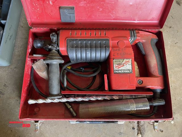 Lot 1-6174 - (1) Milwaukee Thunderbolt heavy duty hammer drill, 120V, includes case, and bits.