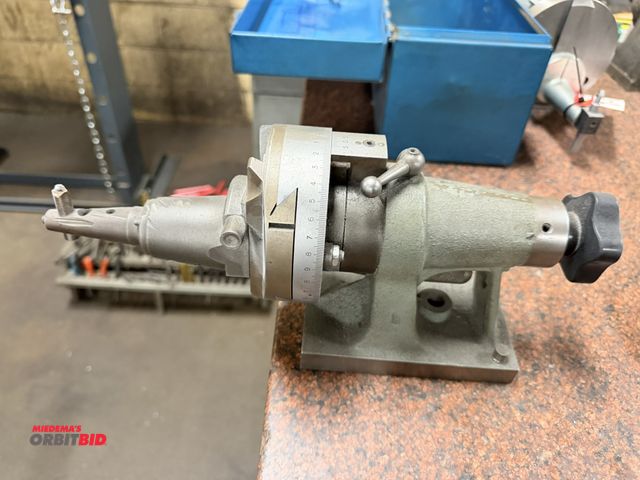 Lot 1-12417 - (1) SPI radius dresser.