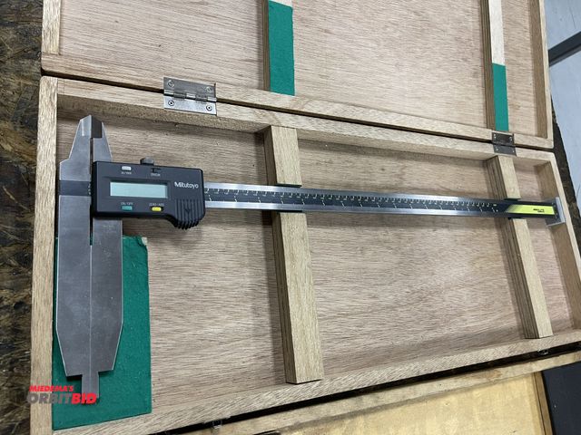 Lot 1-19423 - (1) Mitutoyo Absolute Digimatic caliper, 0-20".