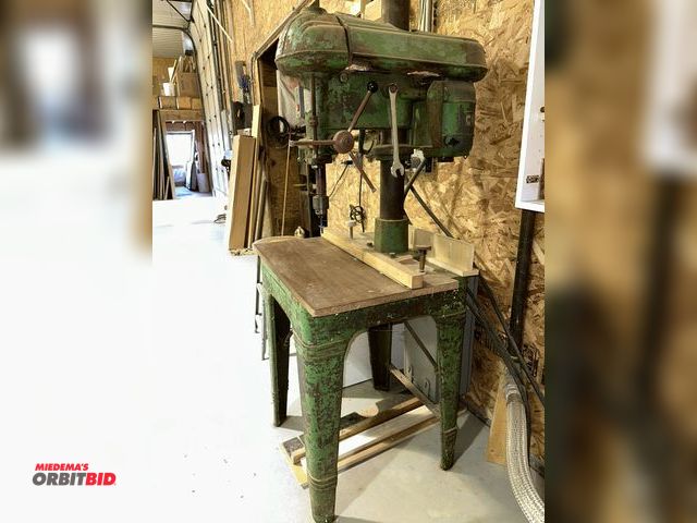 Lot 1-17543 - (1) Walker-Turner, model 01100, variable speed drill press, S/N 011542, with a Jacobs 1/2" capacity ...