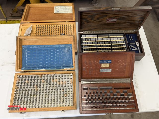 Lot 1-6215 - (1) Fonda Gauge Company, item #EIB1286, block gauge set, size .100" to 1" block gauge set with wood ...