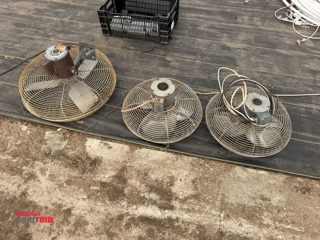 Lot 1-9955 - (1) Fasco 18" hanging greenhouse fan, 1/15th HP, (1) Emerson 18" hanging greenhouse fan, 1/15th HP, ...