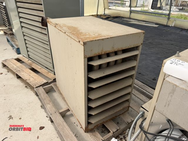 Lot 1-9973 - (1) Natural gas heating unit, unknown BTU, 20.5" wide x approx. 34" deep x 32" tall.
