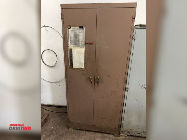 Lot 1-6401 - (1) 36" width x 78" height x 18" depth 2-door steel cabinet full of Davis Keyseater cutters, collars...